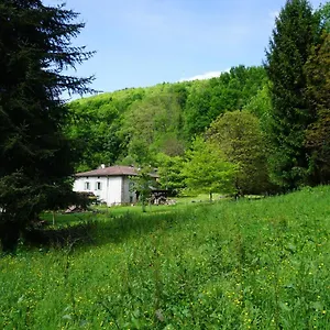 Hébergement de vacances Le Pidro - A Family House With Private Stream And Woodland, Castelnau-Durban